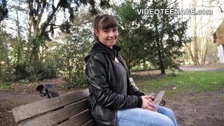 18-летняя студентка наслаждается мастурбацией на кастинге