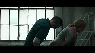 Приёмный сын поимел зрелую очкастую мамашу раком на складе