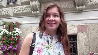Студентка трахается с чуваком в анальную дырку за деньги